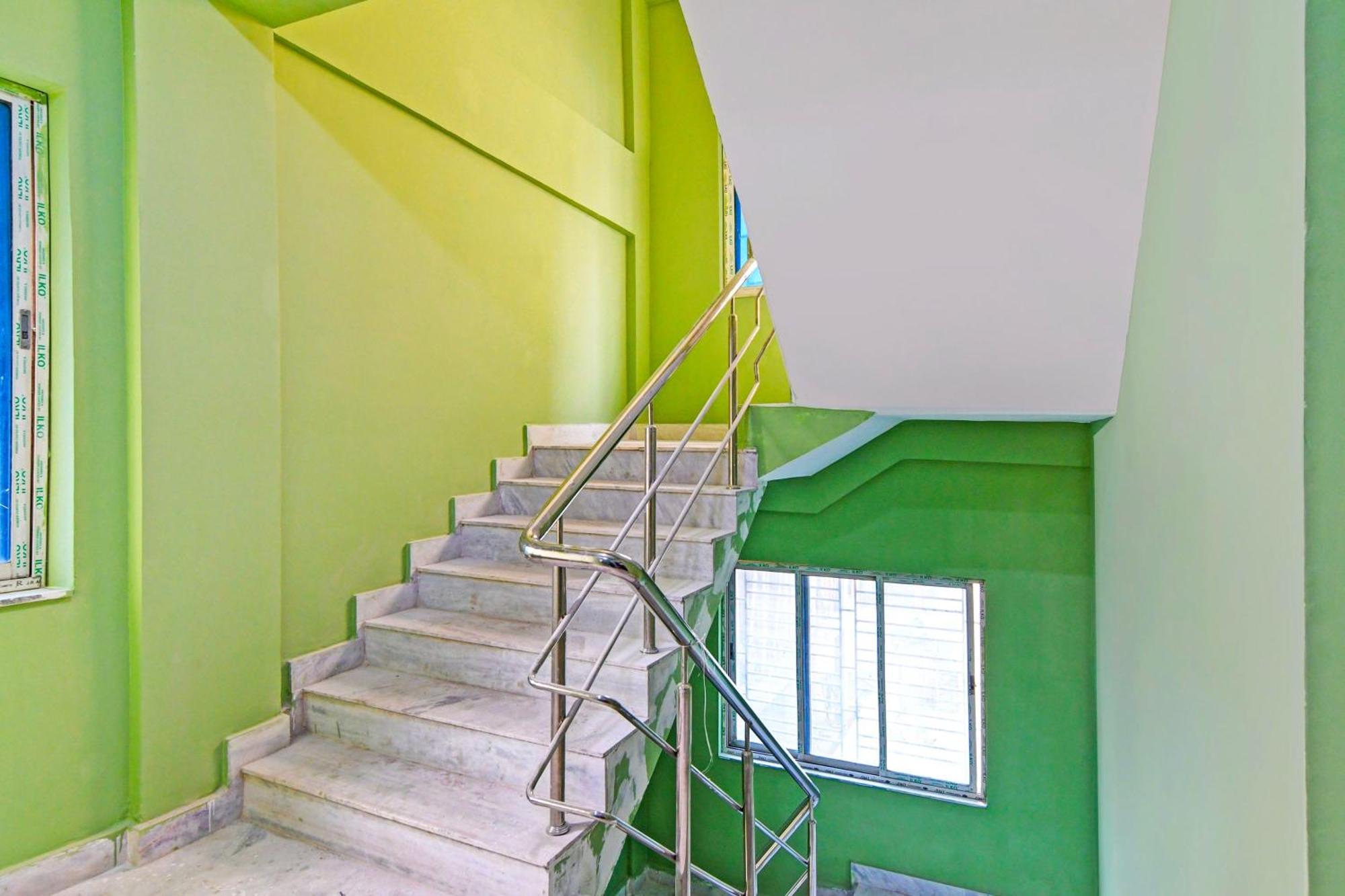 Hotel O New Tutun Tara Kolkata
